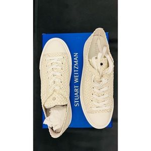 BRAND NEW // STUART WEITZMAN WOVA LOW-TOP CREAM SNEAKERS (Sz W8.5)